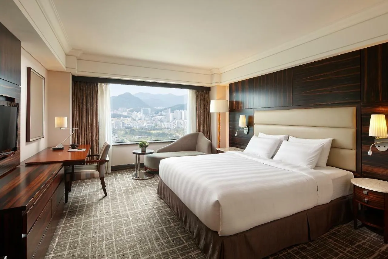 Lotte Hotel Busan 5*,